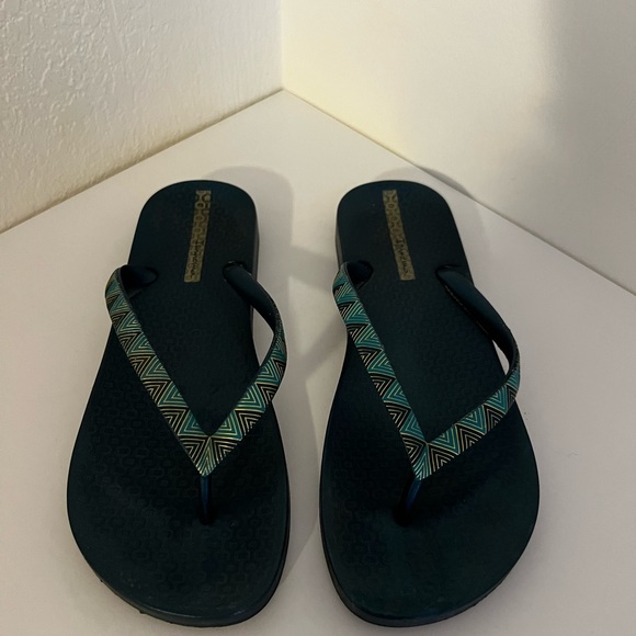 The Ipanema Metallic gorgeous, stylish and comfortable flip flops - Picture 2 of 2